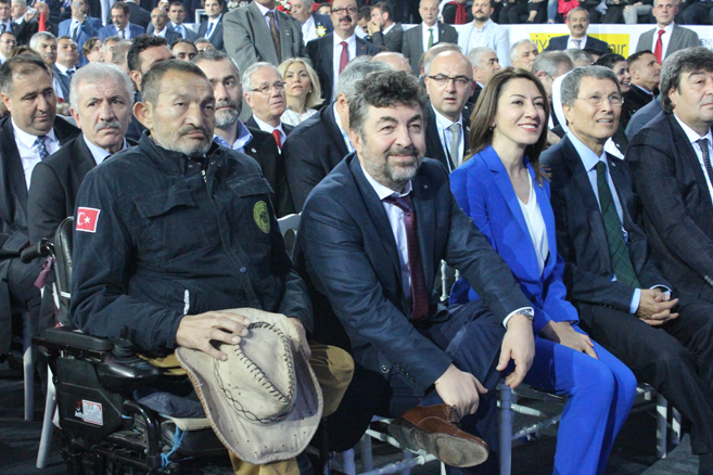 İYİ Parti'nin 1. Olağanüstü Kurultayı Ankara Arena'da gerçekle 31