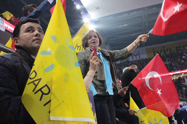 İYİ Parti'nin 1. Olağanüstü Kurultayı Ankara Arena'da gerçekle 33