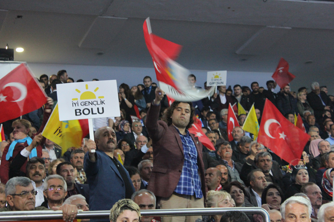 İYİ Parti'nin 1. Olağanüstü Kurultayı Ankara Arena'da gerçekle 6