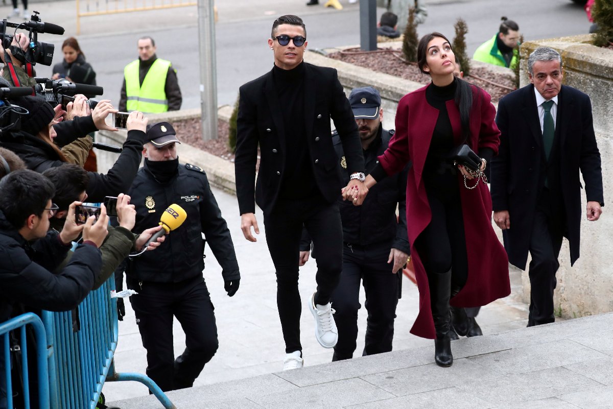 Garaj talebi reddedilince Ronaldo mahkemeye ön kapıdan girdi 4