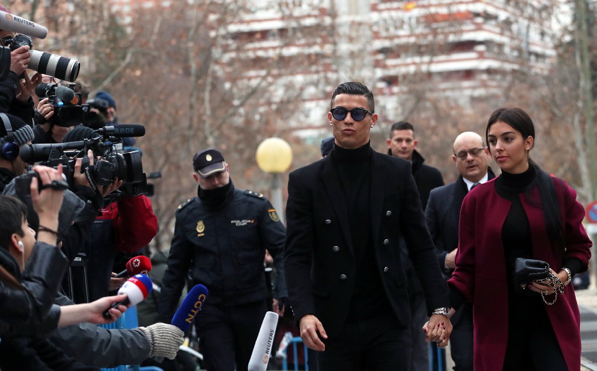 Garaj talebi reddedilince Ronaldo mahkemeye ön kapıdan girdi 9