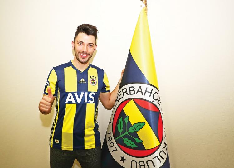 Tolgay Arslan için şok pankart! 4