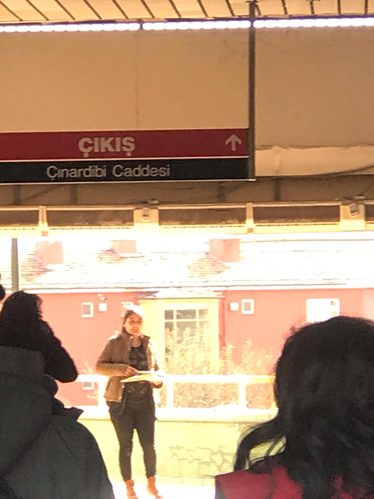 Demirören gazeteyi bedava dağıtıyor, yüzüne bakan yok! 2