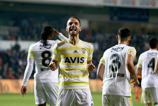 Liverpool'un golcüsü Fenerbahçe'ye doğru 3