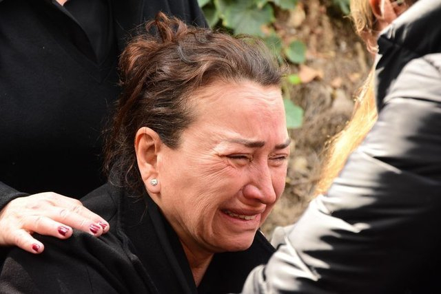 Demet Akbağ'ın eşi Zafer Çika'nın cenaze töreni sonrasında şok 10