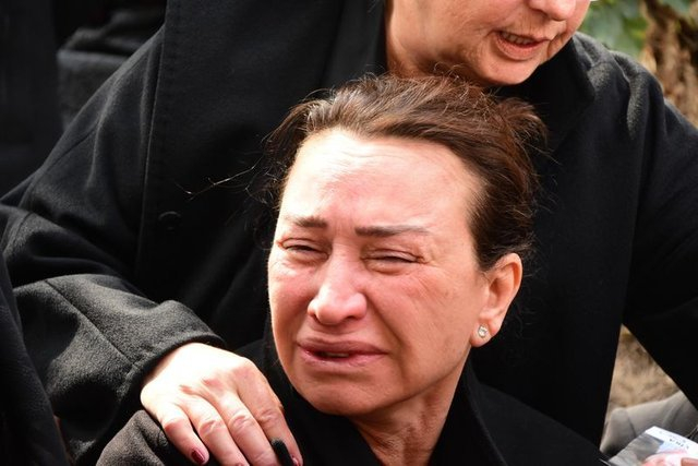 Demet Akbağ'ın eşi Zafer Çika'nın cenaze töreni sonrasında şok 14