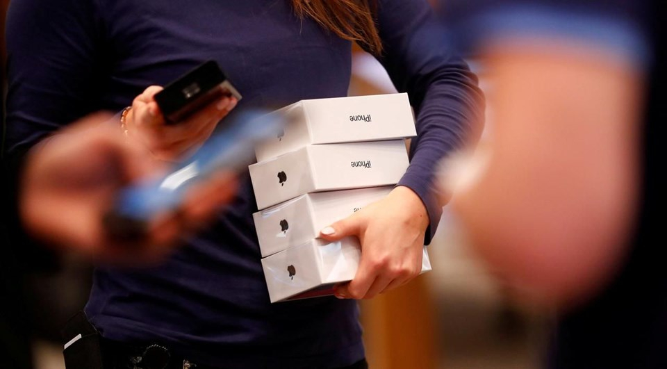 Apple o iPhone'ların fişini çekiyor 13