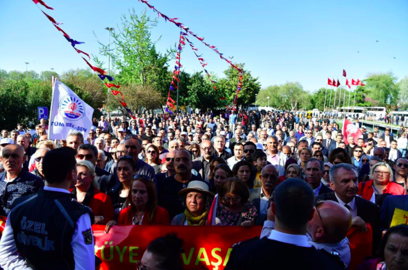 Ekrem İmamoğlu, İBB çalışanlarının 1 Mayıs'ını kutladı 7