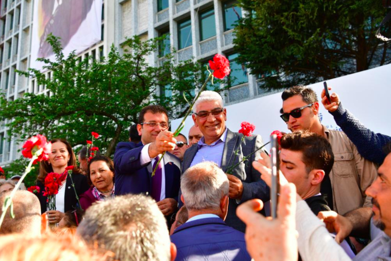 Ekrem İmamoğlu, İBB çalışanlarının 1 Mayıs'ını kutladı 8