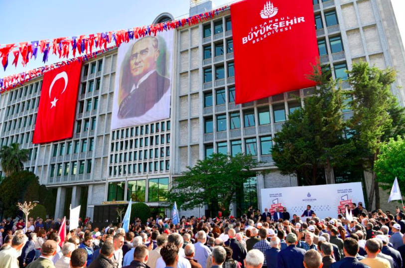 Ekrem İmamoğlu, İBB çalışanlarının 1 Mayıs'ını kutladı 9