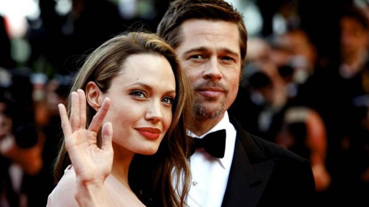 Angelina Jolie, Brad Pitt’i protesto etmek için soyundu 5