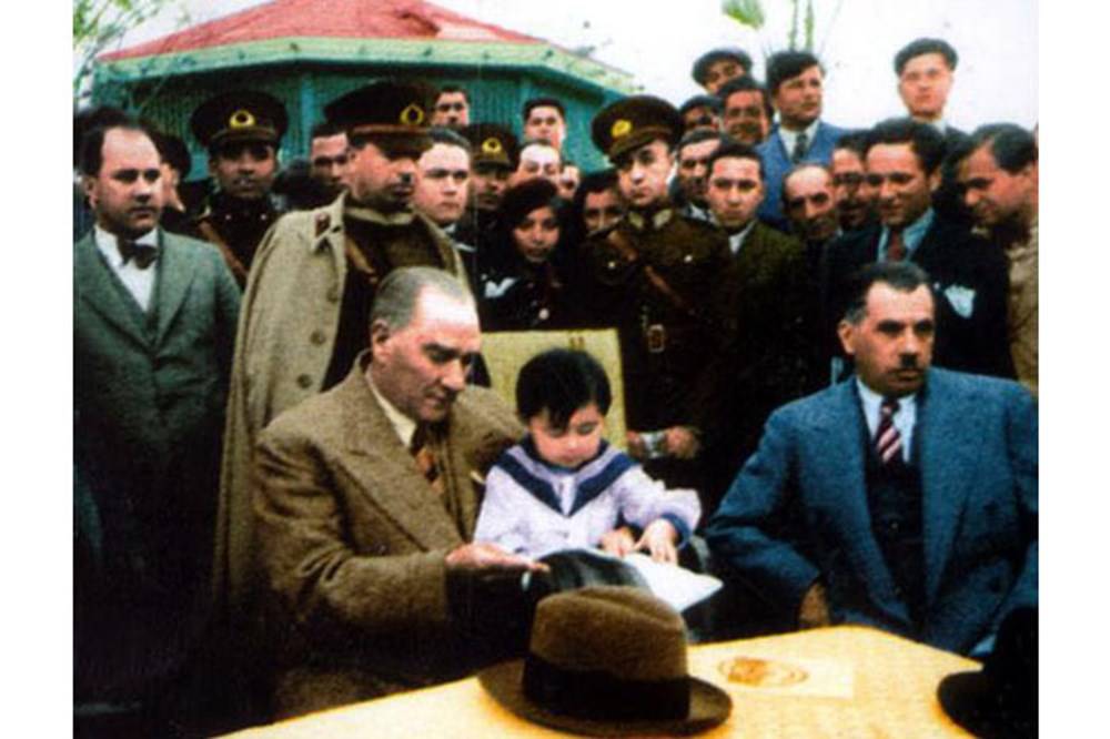 Atatürk ve çocuklar 1