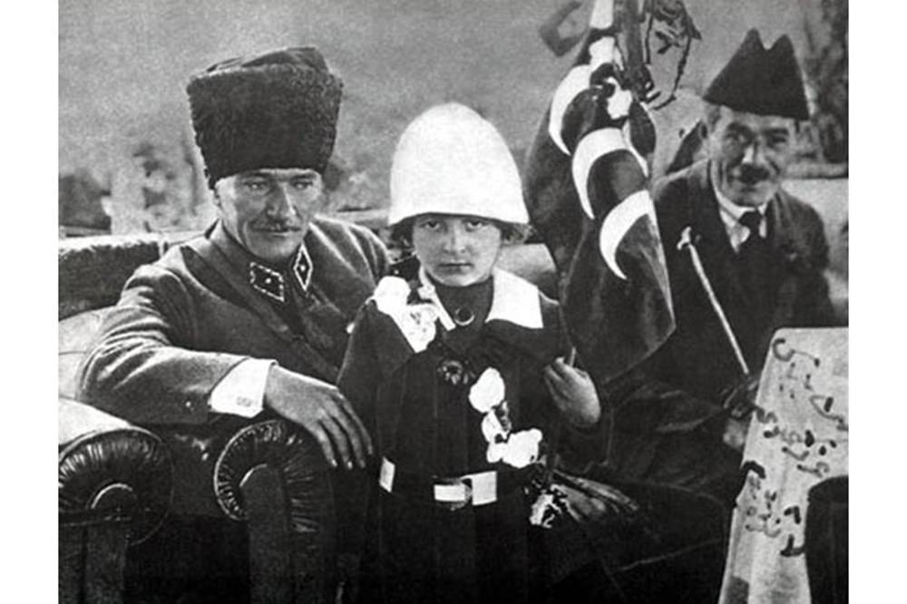Atatürk ve çocuklar 26