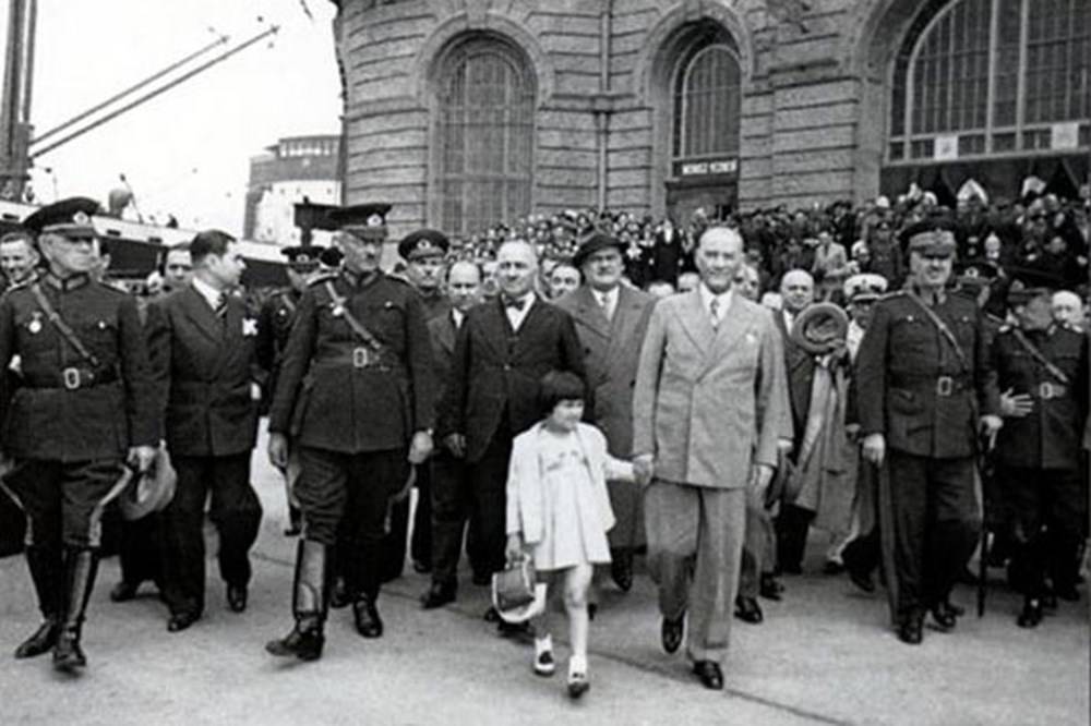 Atatürk ve çocuklar 29