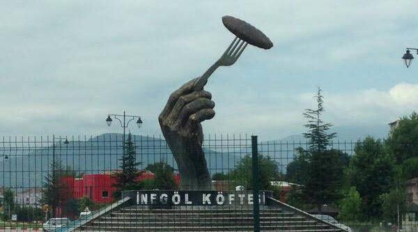 Yaparsa AKP yapar: İşte Türkiye'nin tartıştığı kent heykelleri 8