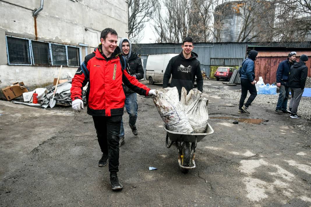 Zaporozhye direnişi... Siviller hazırlanıyor.. 34