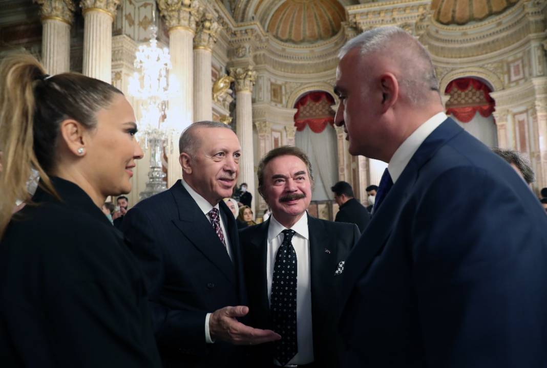 Cumhurbaşkanı Erdoğan, ünlülerle iftar yaptı 10