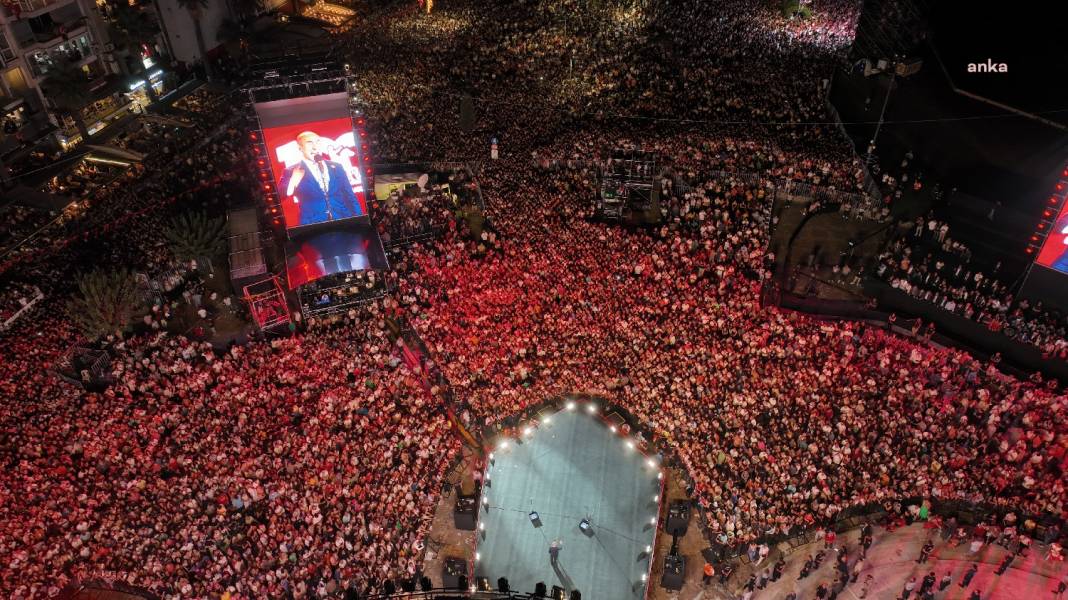 İzmir, kurtuluşunun 100. yılını böyle kutladı 3