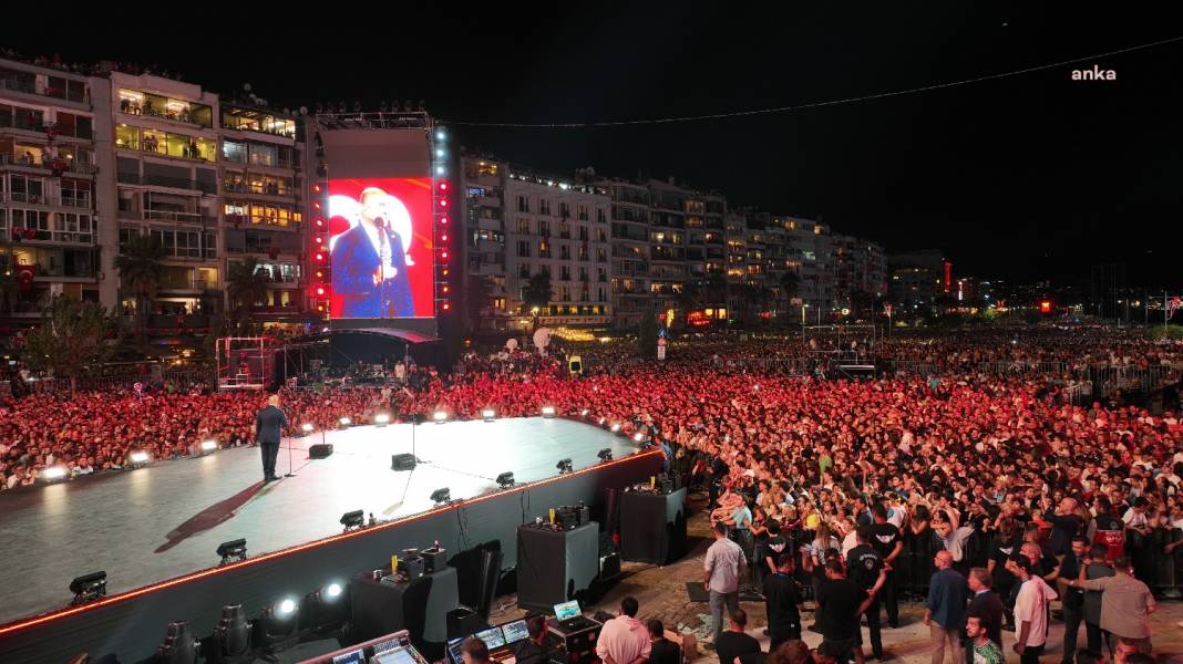 İzmir, kurtuluşunun 100. yılını böyle kutladı 5