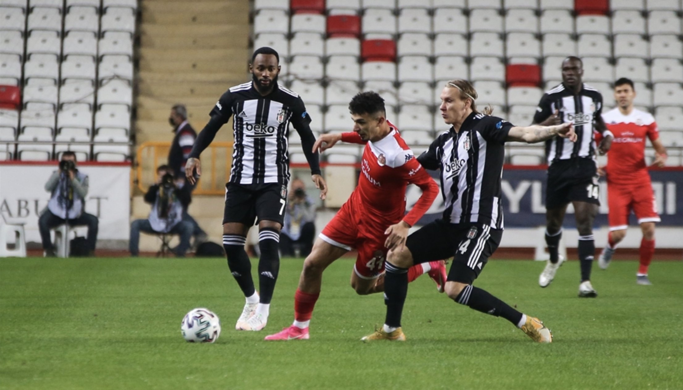 Antalyaspor-Beşiktaş maçı ne zaman, hangi kanalda, saat kaçta?