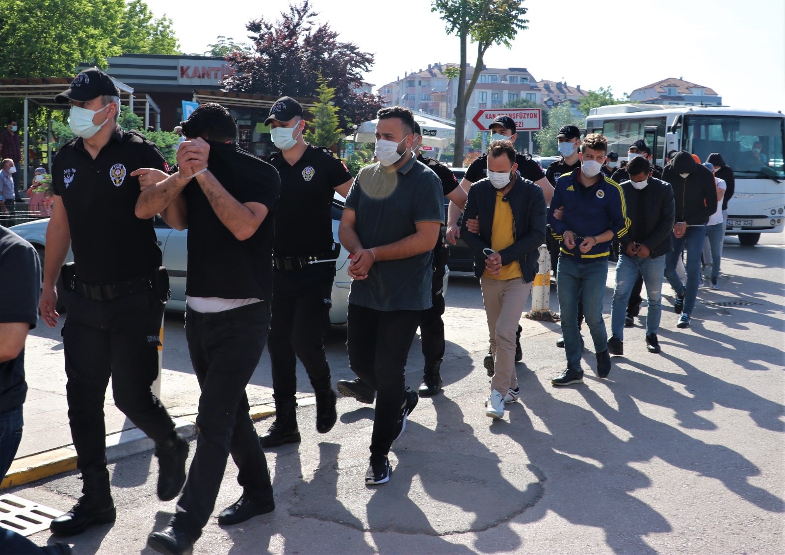 3 milyon TL’lik vurgun yapan 14 sahte bankacı tutuklandı