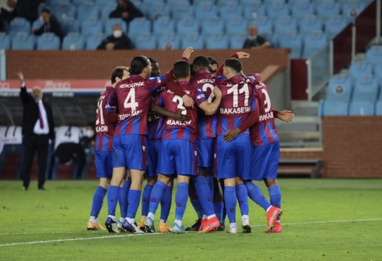 Trabzonspor'da yaprak dökümü! 5 futbolcu ile yollar ayrıldı