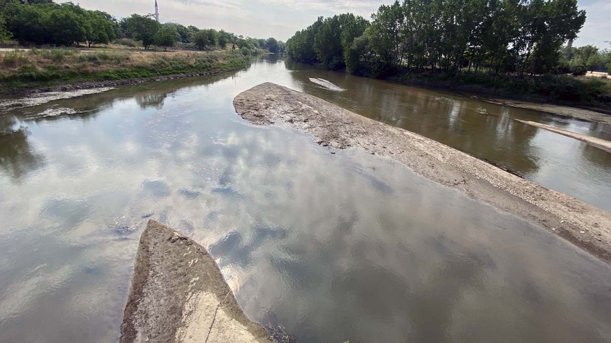 Tunca Nehri'nde su seviyesi alarm veriyor