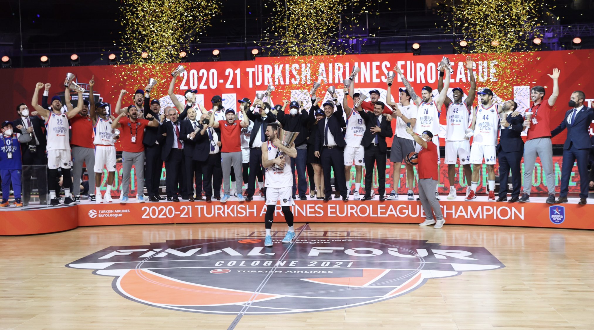 Avrupa şampiyonu Anadolu Efes