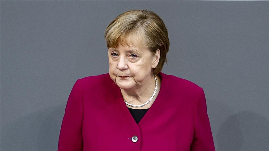 'ABD, Danimarka'nın yardımıyla Merkel'i dinledi'