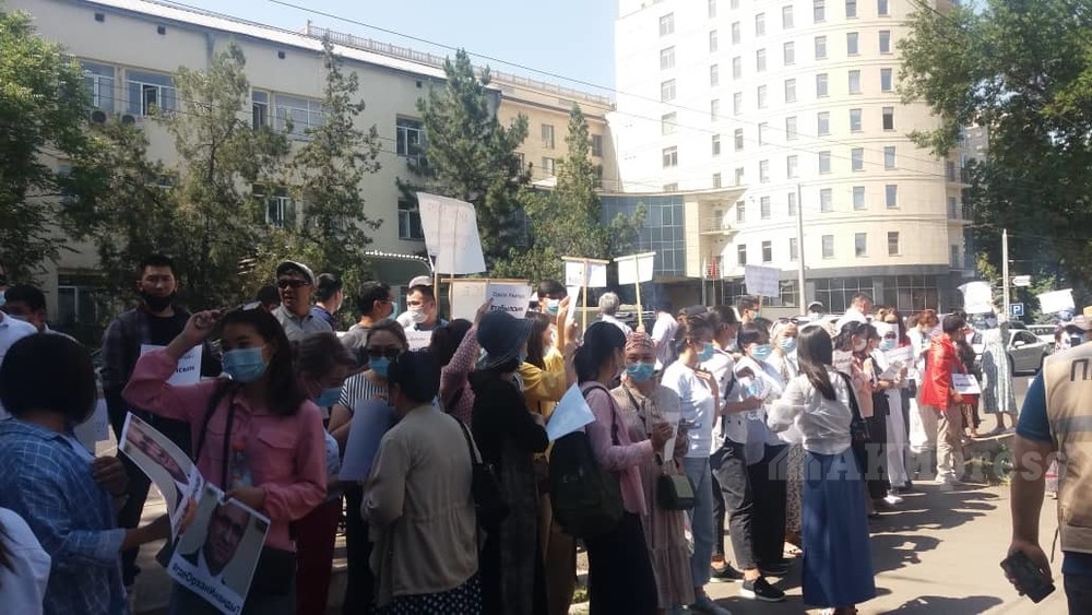 FETÖ'cü Orhan İnandı'nın Kırgızistan'da kayboldu, Bişkek Büyükelçiliği önünde eylem var