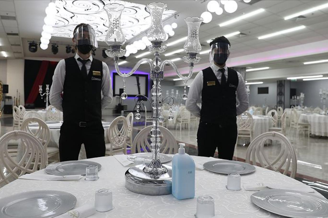 Düğün salonu işletmecileri normalleşmeden memnun: 'Kararın ardından telefonlarımız susmuyor'