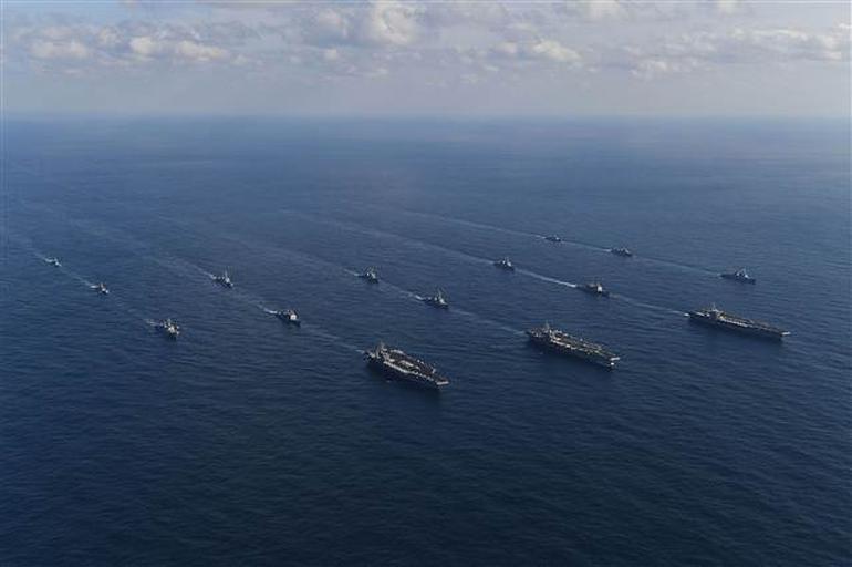 Pasifik'te sular ısınıyor: ABD donanması savaş düzenine geçti