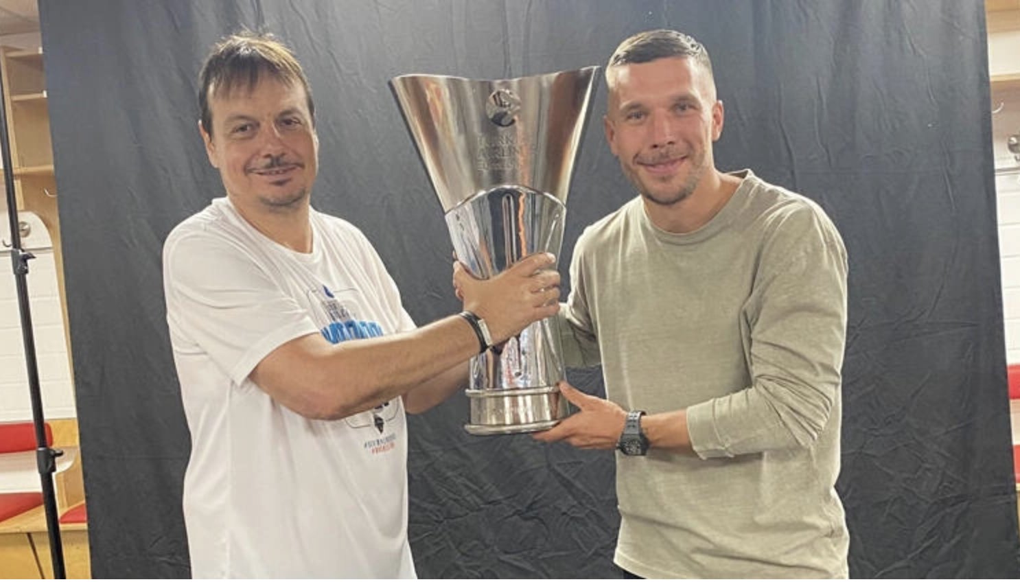 Lukas Podolski'den Fenerbahçe'ye fark göndermesi!