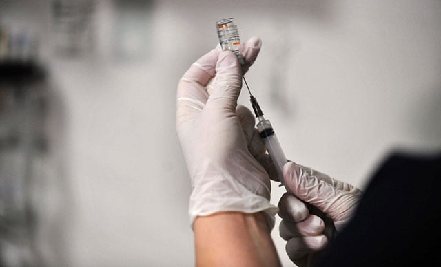 9 yaşındaki çocuğa koronavirüs aşısı yapıldı