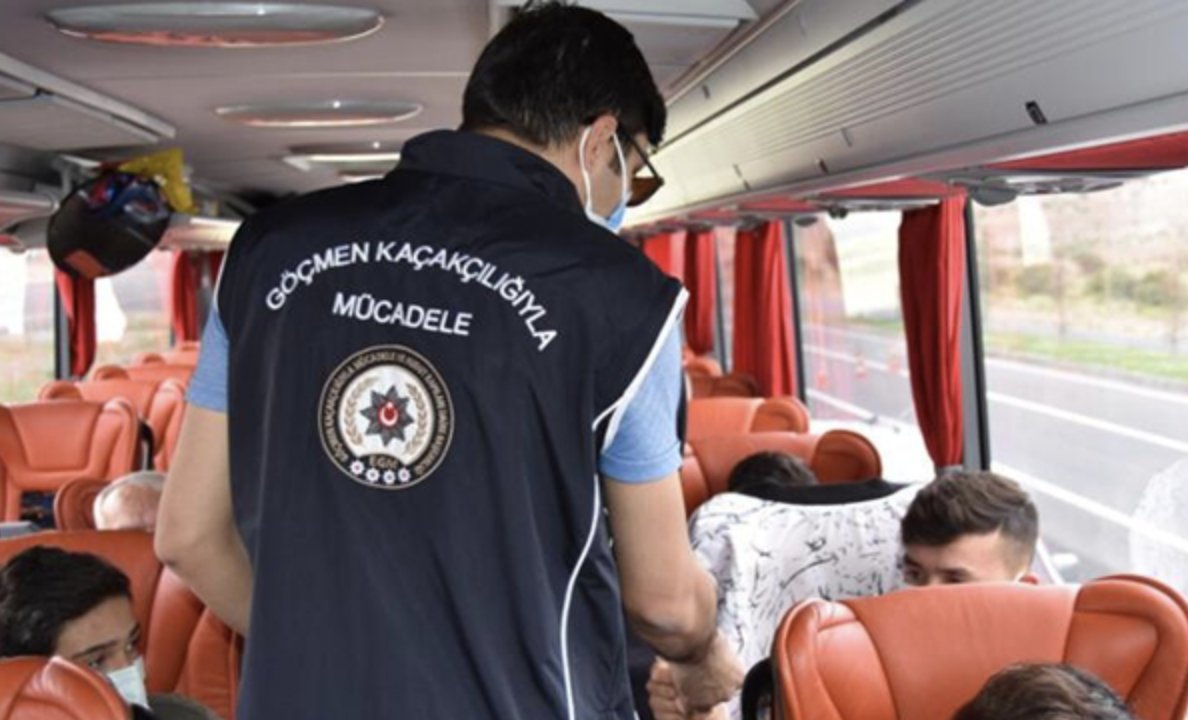 Bir günde 1964 kişi yakalandı