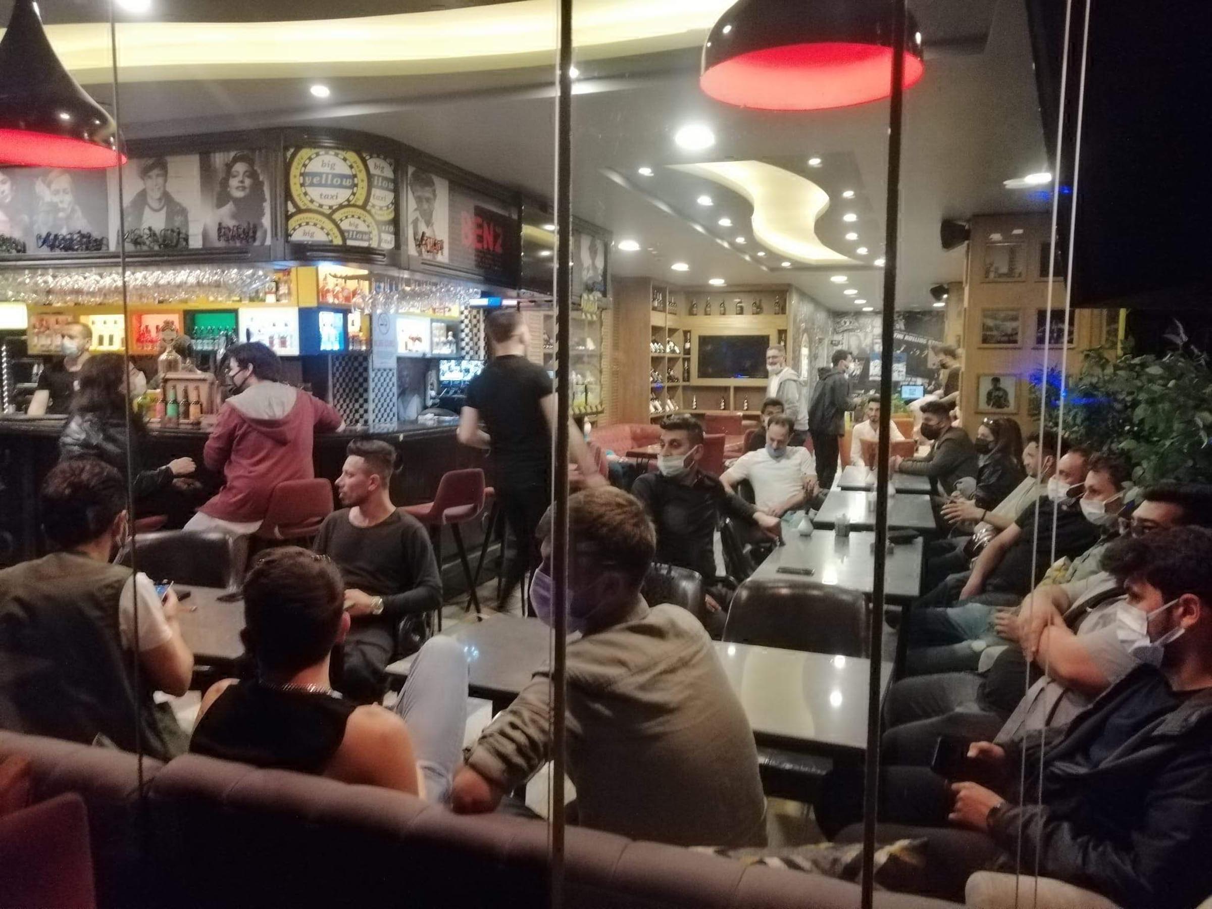 Polisten kafe baskını: 57 müşteriye ceza yağdı