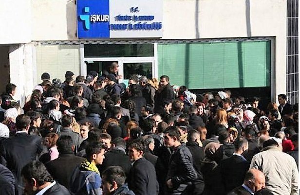 Ücretli çalışan sayısı aylık yüzde 1,4 arttı