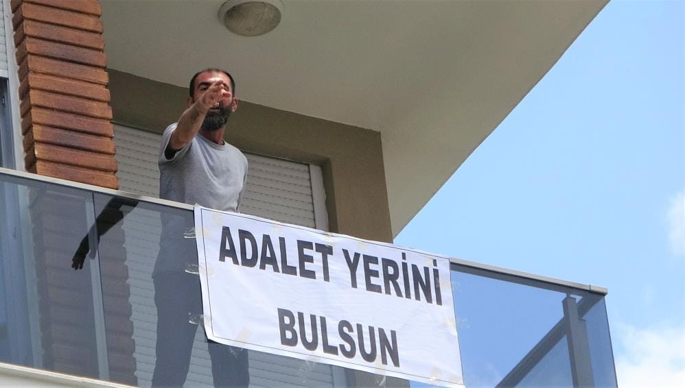 Tehdit edildiğini söyleyip kendini kitledi