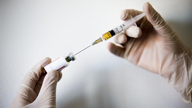 'Koronavirüs aşısı regl düzenine geçici yan etki yapabilir'