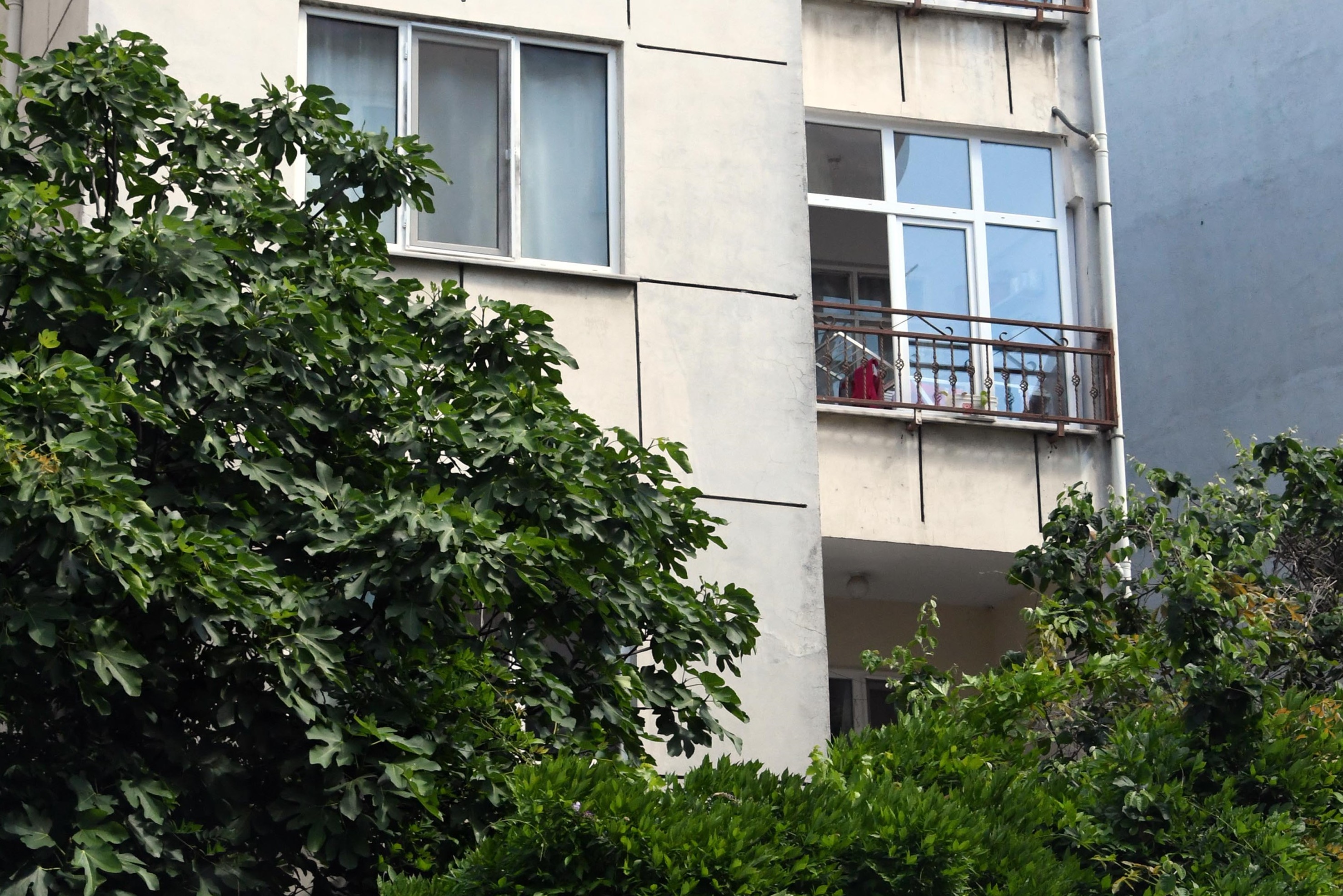 2 yaşındaki kızını pencereden attı: Cinler geldi kızımı aşağı atmamı istedi