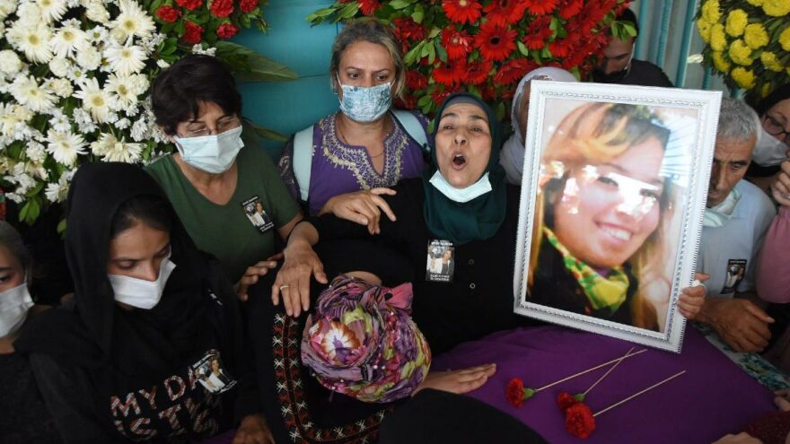 Deniz Poyraz toprağa verildi