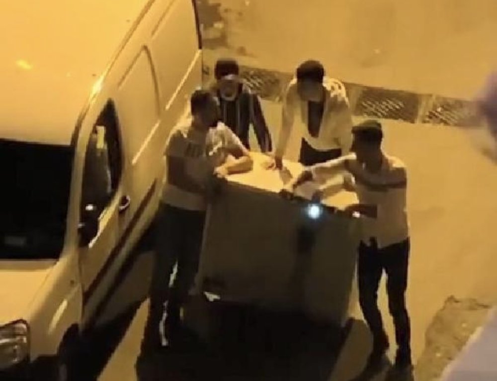 Nakliye parası vermemek için bunu yaptılar: Elektrikli scooter...