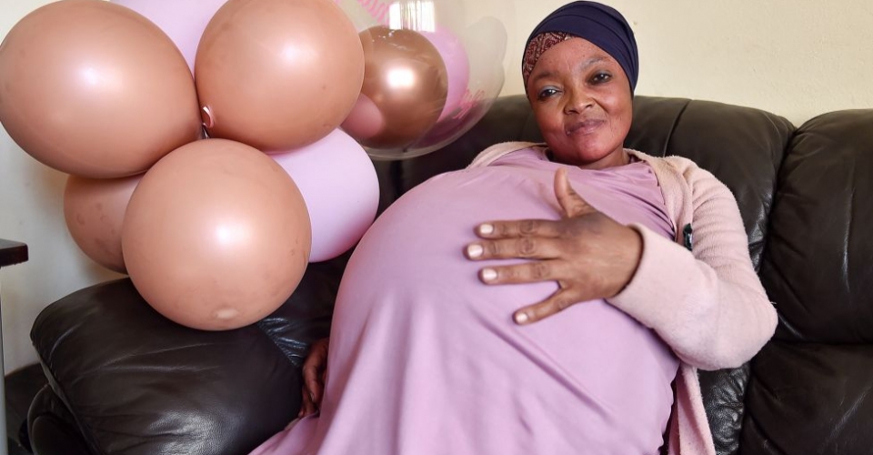 10 bebek doğurdum demişti: Psikiyatri servisine kaldırıldı