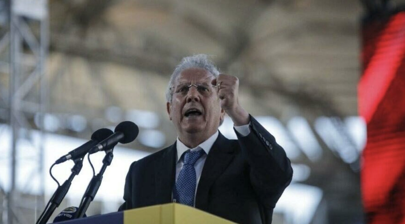 Ali Koç'u topa tutan Aziz Yıldırım'dan başkan adaylığı açıklaması