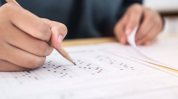 Öksüren öğrenci sınavdan çıkarıldı