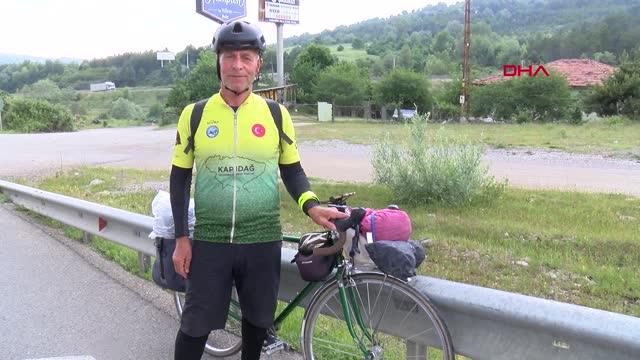 İstanbul'dan Gürcistan'a bisikletle  gidiyor