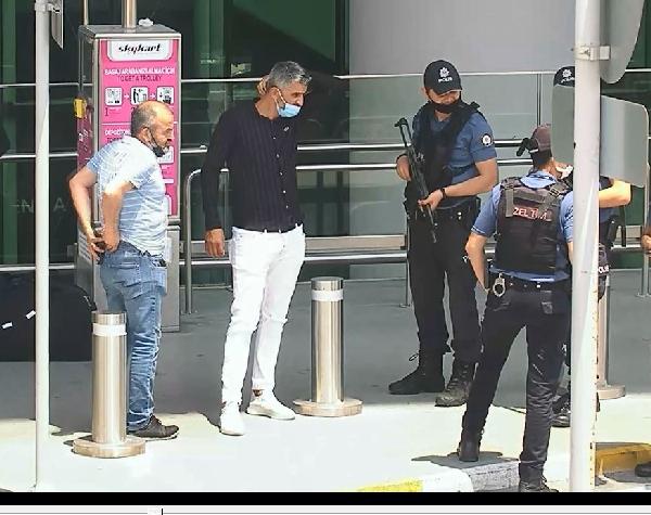 İstanbul Havalimanı'nda hırsızlık 15 saniye, yakalanmaları 3 dakika sürdü