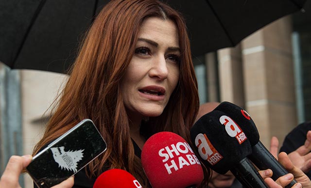 Deniz Çakır, başörtülü kadınlara hakaret davasında beraat etti