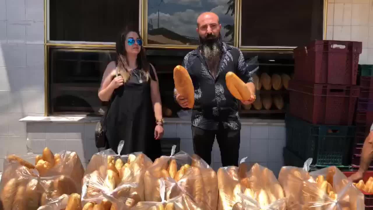 İzmir'de 'kimse ekmeğe muhtaç olmasın' kampanyası