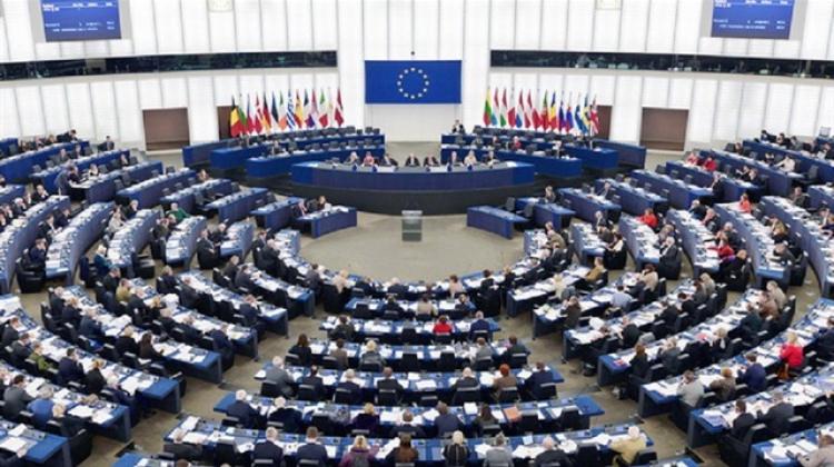 Avrupa Birliği, siyasi gerekçe ile Türkiye'ye verilen fonlarda kesintiye gidiyor